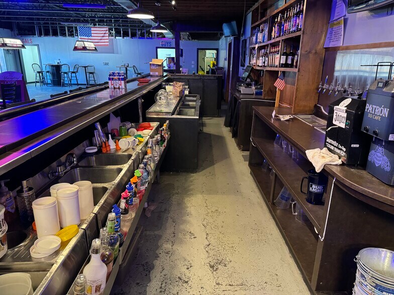 More Photos Of 3080 W State St, Bristol Bar For Sale