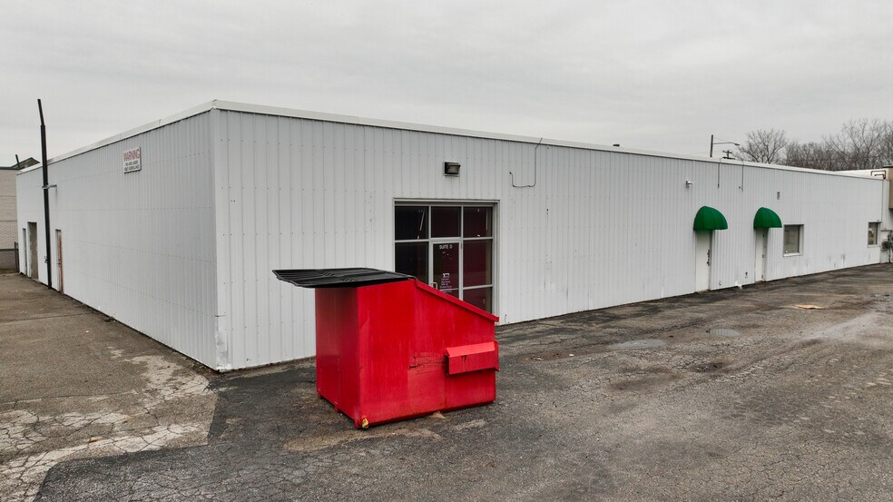 More Photos Of 3220 Bay Rd, Saginaw Storefront For Sale
