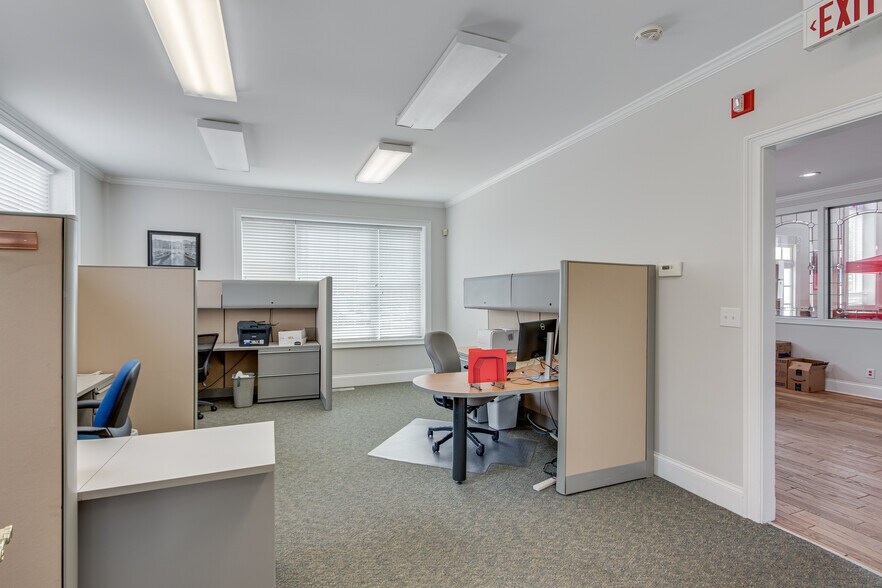 More Photos Of 55 Scott St, Buford Office For Lease
