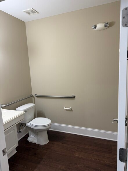 More Photos Of 1621 N Roberts Rd, Kennesaw Office For Lease