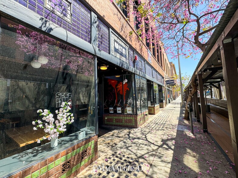 More Photos Of 33-37 E Union St, Pasadena Restaurant For Lease