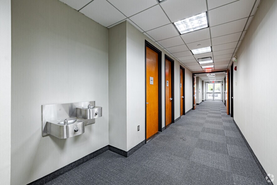 More Photos Of 611 River Dr, Elmwood Park Office For Sale