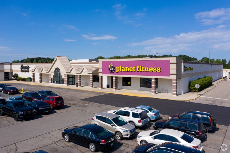 More Photos Of 2121 N Monroe St, Monroe General Retail For Lease