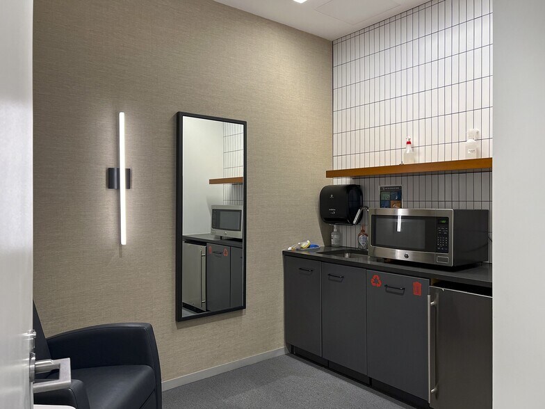 More Photos Of 200 4th Ave S, Nashville Office For Lease