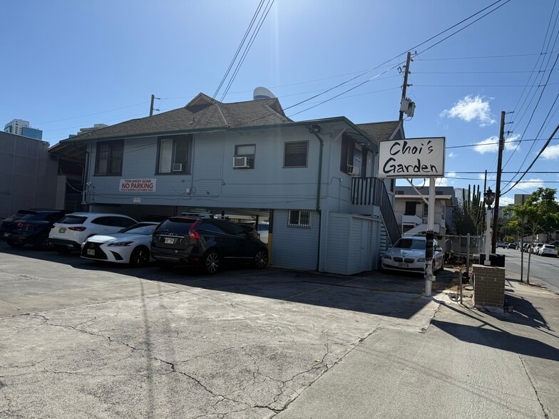 More Photos Of 1303 Rycroft St, Honolulu Restaurant For Lease