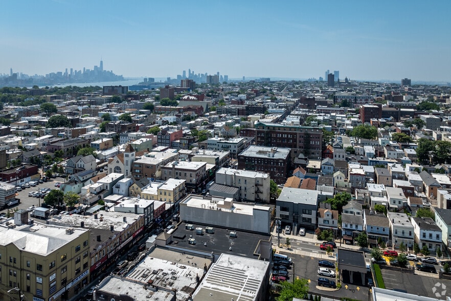 More Photos Of 4401 Bergenline Ave, Union City Apartments For Lease
