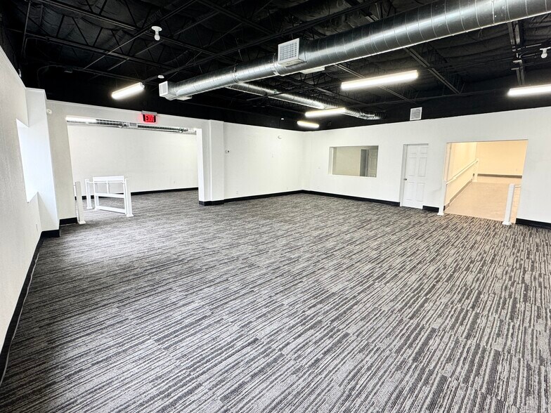 More Photos Of 1249 N Orange Ave, Orlando General Retail For Lease