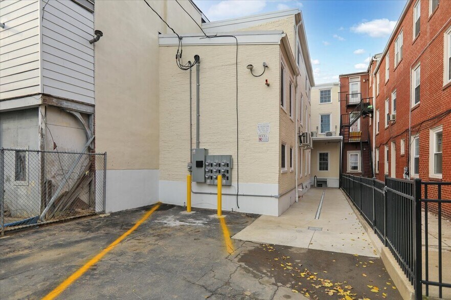 More Photos Of 241 S 5th St, Reading Apartments For Sale