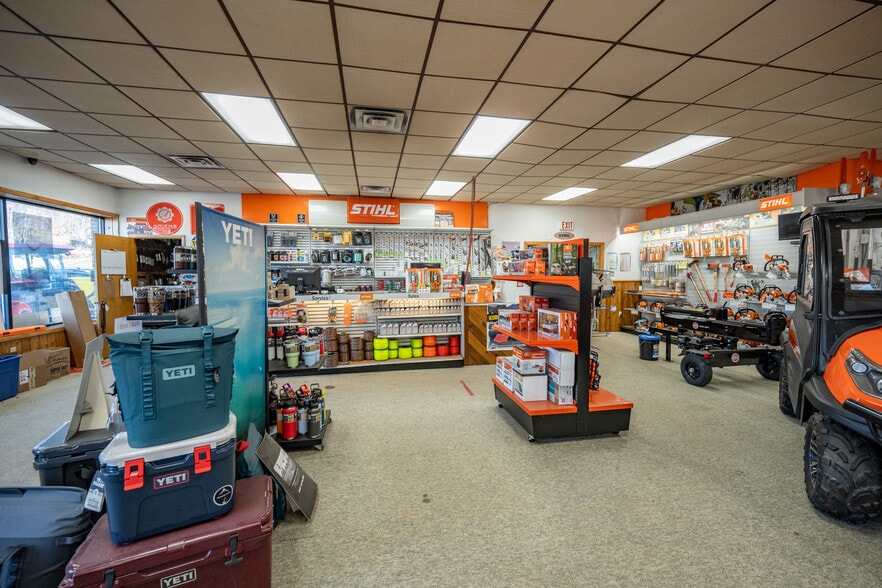 More Photos Of 19530 Garrett Hwy, Oakland Freestanding For Sale