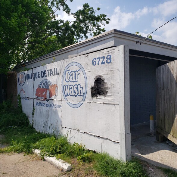 More Photos Of 6728 Cullen Blvd, Houston Freestanding For Sale