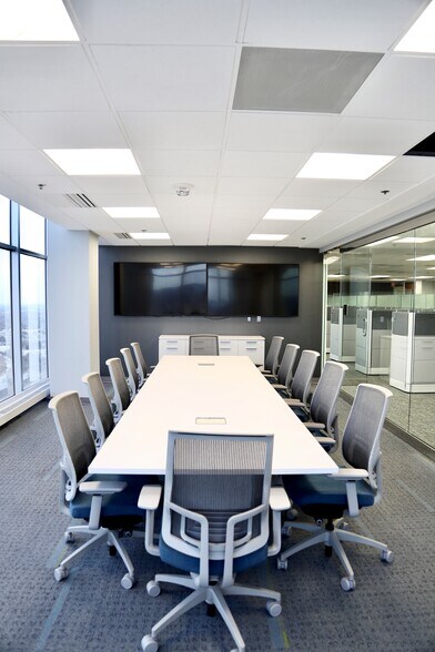 More Photos Of 755 W Big Beaver Rd, Troy Coworking Space