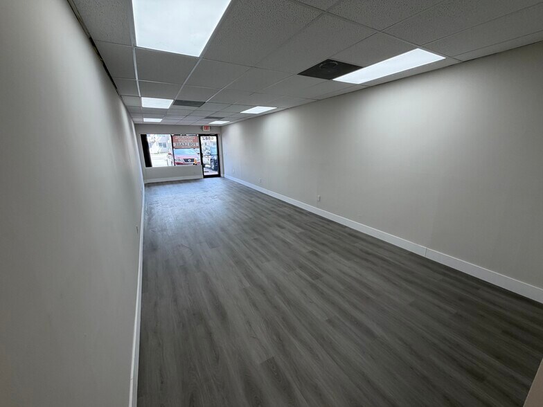 More Photos Of 6890 W Flagler St, Miami Unknown For Lease