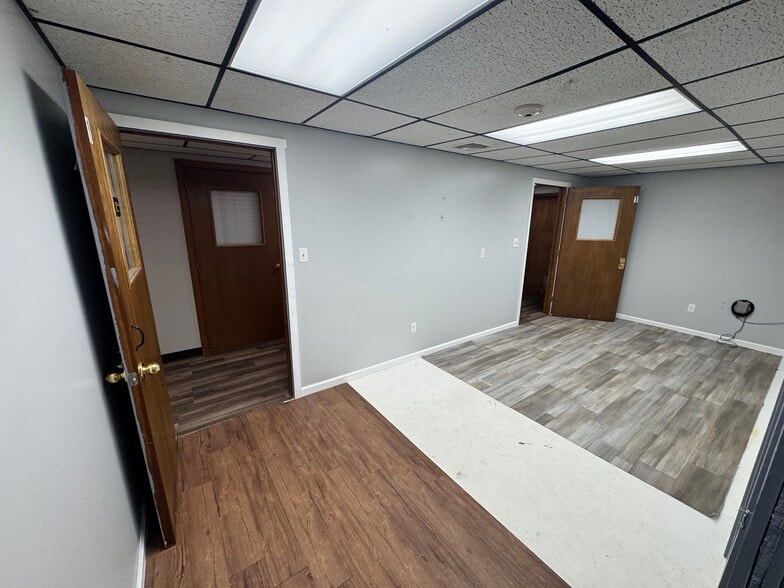 More Photos Of 132 Main St, Southington Bank For Lease