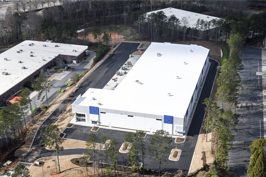 More Photos Of 7515 New Boyd Rd, Suwanee Distribution For Lease