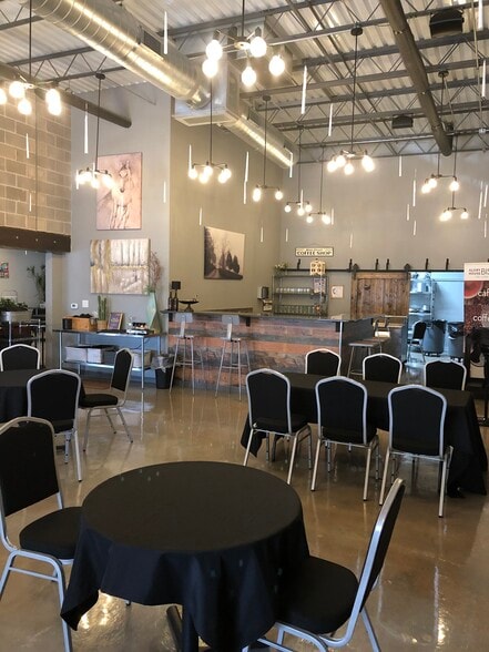 More Photos Of 109-111 S Main St, Irving Restaurant For Sale