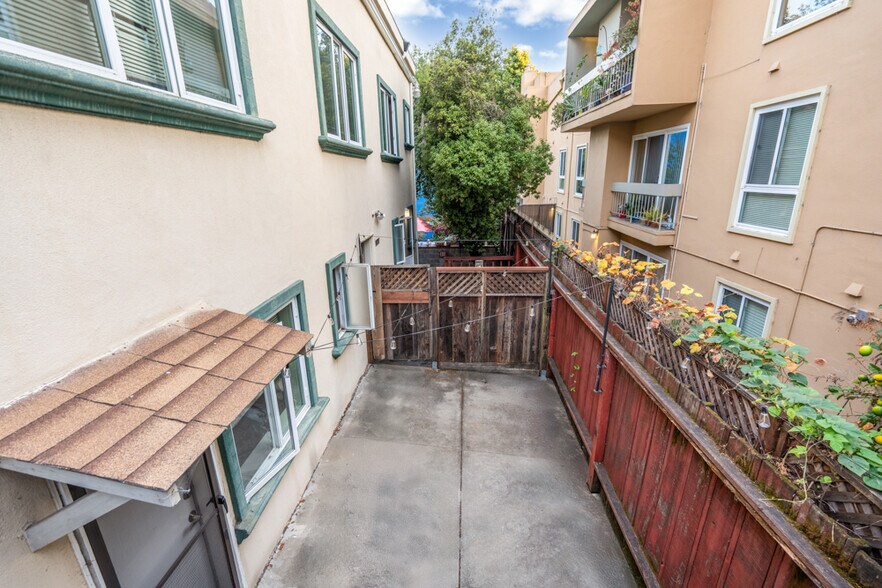 More Photos Of 539 Mandana Blvd, Oakland Apartments For Sale