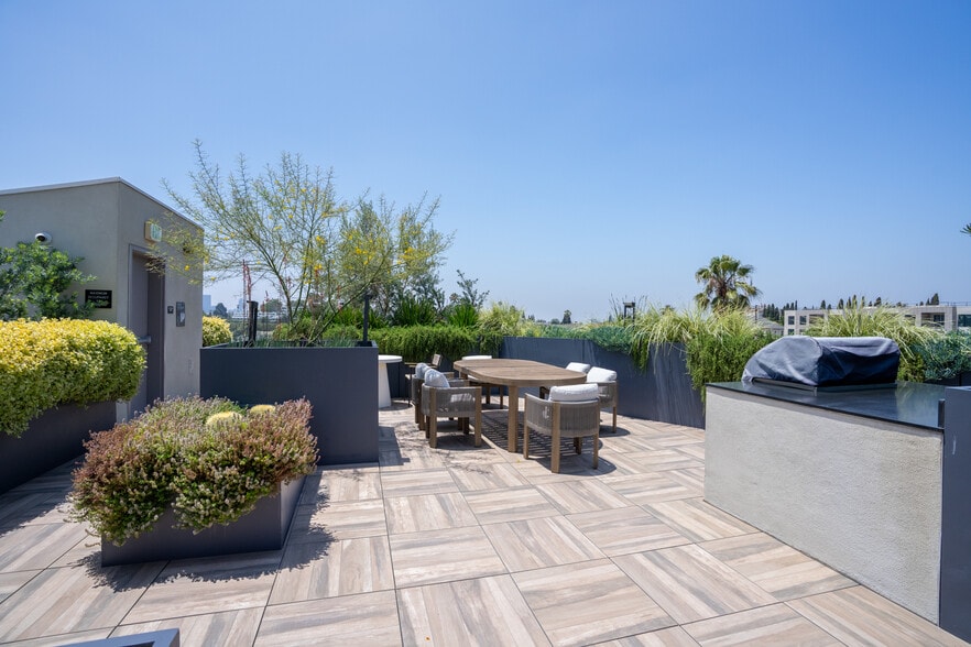 More Photos Of 1915 Park Avenue, Los Angeles Apartments For Sale
