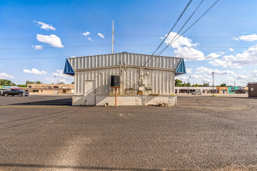 More Photos Of 2406 34th St, Lubbock Office For Sale