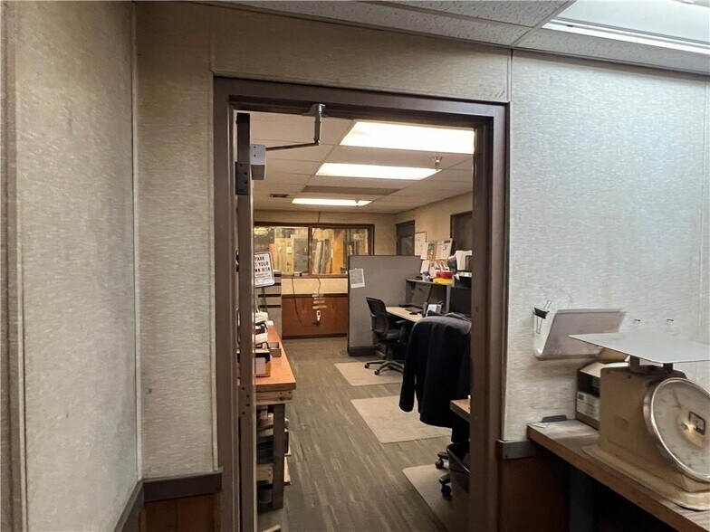 More Photos Of 1020-1060 Saw Mill Run Blvd W, Pittsburgh Warehouse For Sale