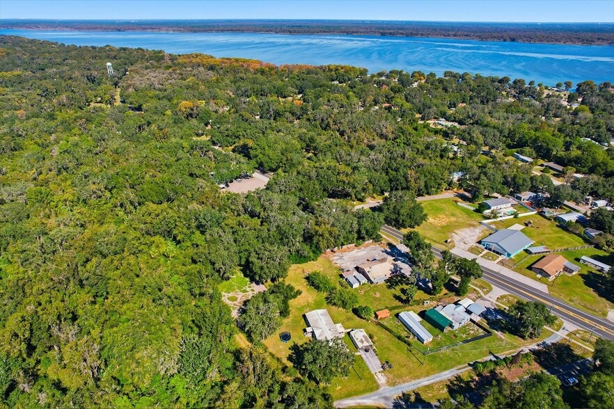 More Photos Of 2339 N Country Road 470, Lake Panasoffkee Office For Sale