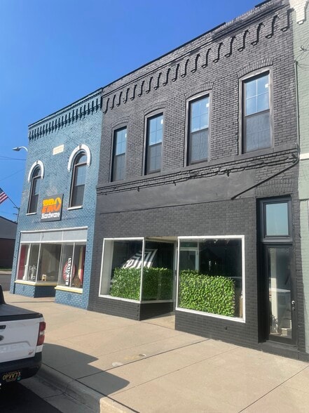 More Photos Of 60-64 Saline St, Petersburg Storefront Retail Residential For Sale
