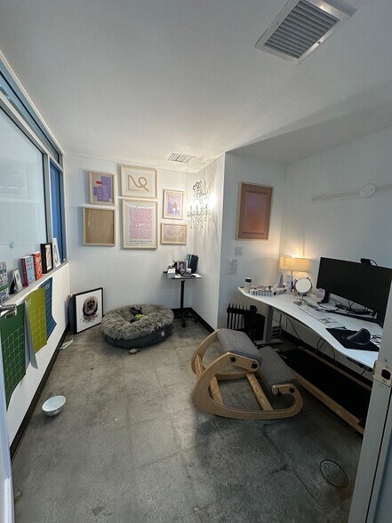 More Photos Of 5301 Rosewood Ave, Los Angeles Office For Lease