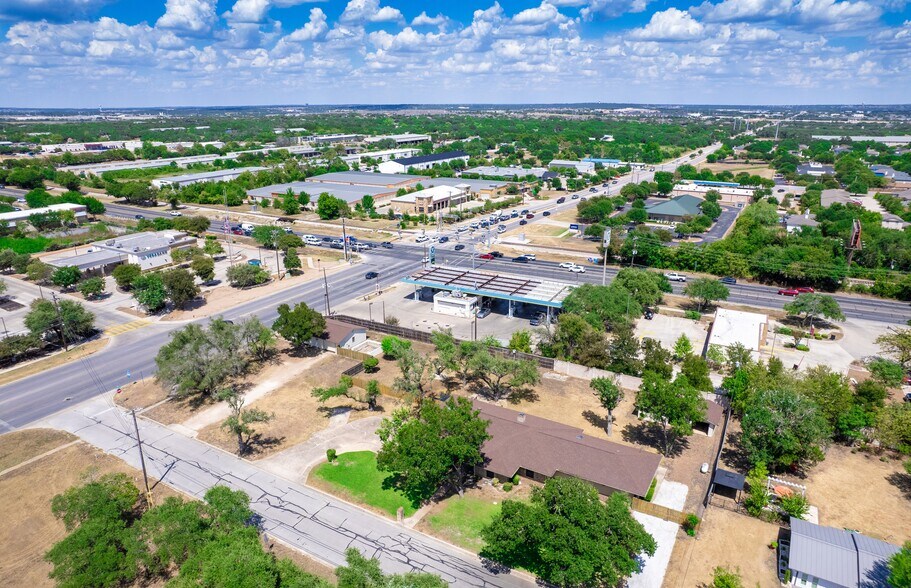 More Photos Of 1702 Lone Oak Dr, Leander Flex For Sale