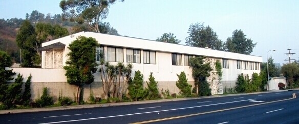 More Photos Of 1660 Riverside Dr, Los Angeles Loft Creative Space For Sale