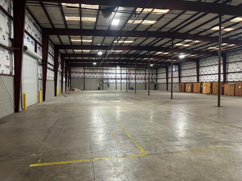 More Photos Of 102 Sharon Ct, Pooler Warehouse For Lease
