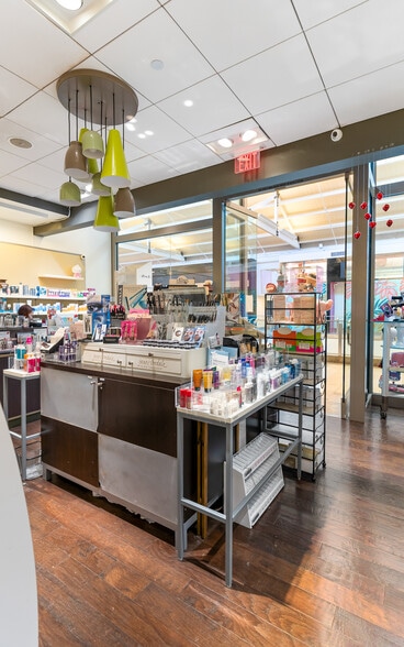 More Photos Of 200-272 E Via Rancho Pky, Escondido General Retail For Sale