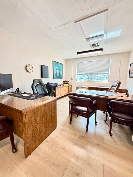 More Photos Of 1322 N Pinellas Ave, Tarpon Springs Office For Sale