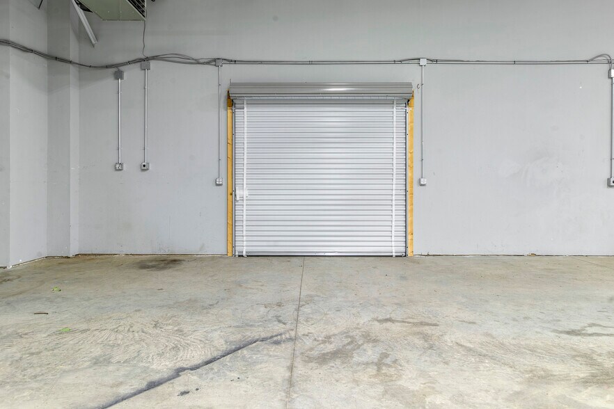 More Photos Of 1551 Amy Ln, Franklin Distribution For Lease