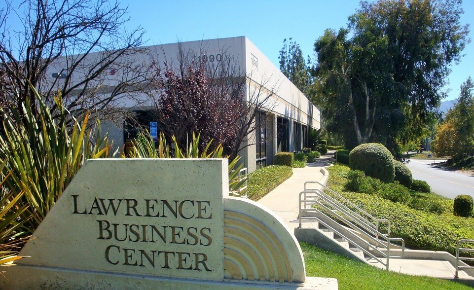 More Photos Of 2626 Lavery Ctr, Newbury Park Warehouse For Lease