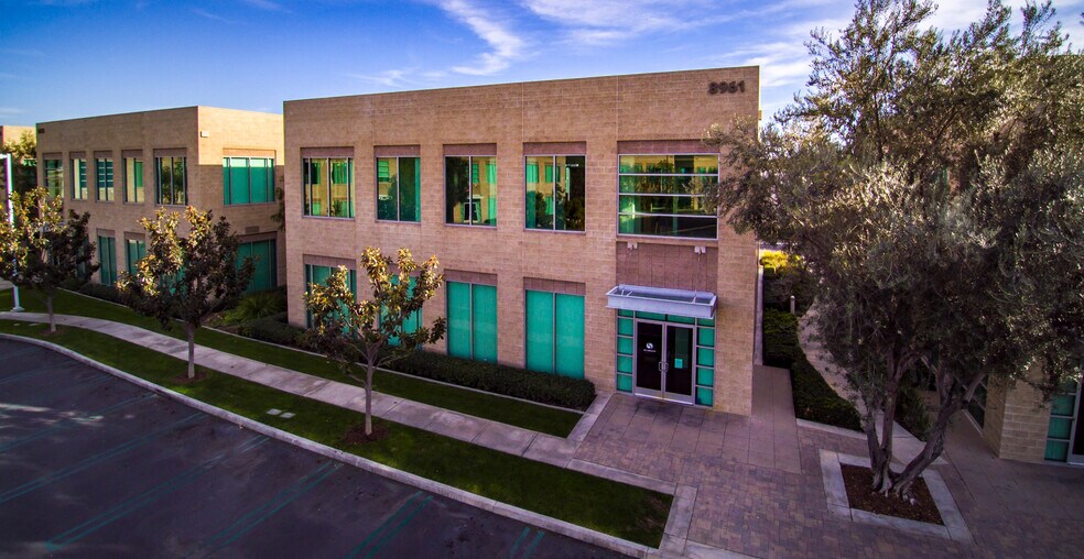 More Photos Of 8961 Research Dr, Irvine Office For Lease