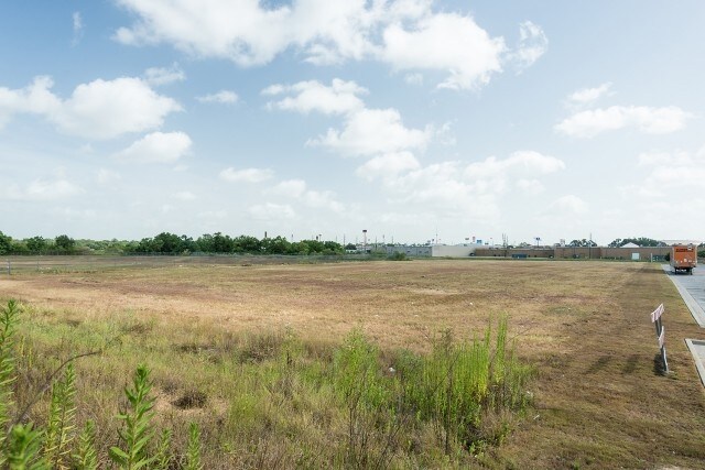 More Photos Of 310 Overcreek Way, Sealy Land For Sale