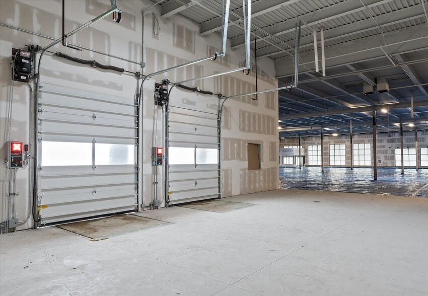 More Photos Of 29270-29350 Plymouth Rd, Livonia Freestanding For Lease