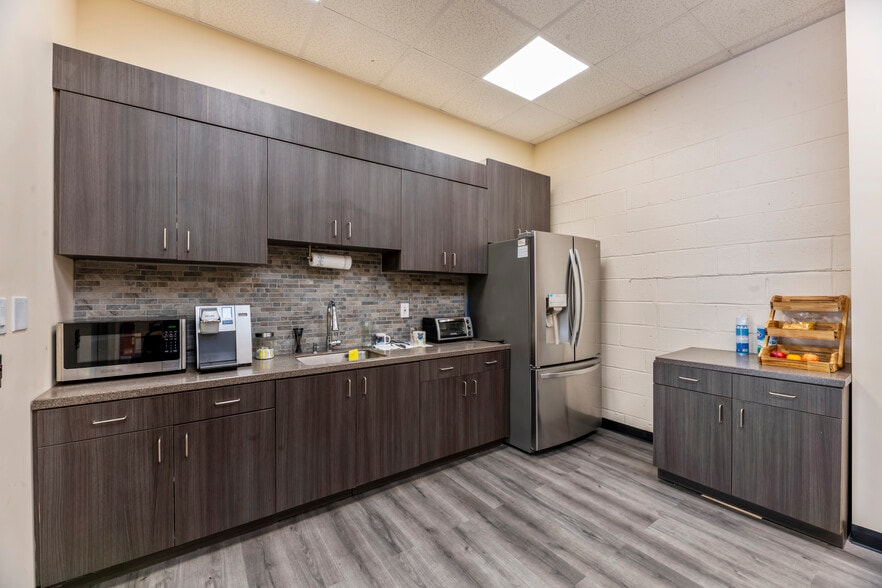 More Photos Of 154 Tices Ln, East Brunswick Manufacturing For Sale