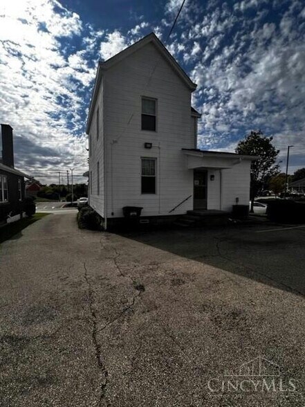 More Photos Of 1590 W Galbraith Rd, Cincinnati Office For Sale