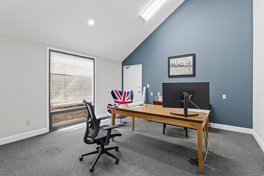 More Photos Of 3512 Godwin Ct, Mobile Medical For Sale