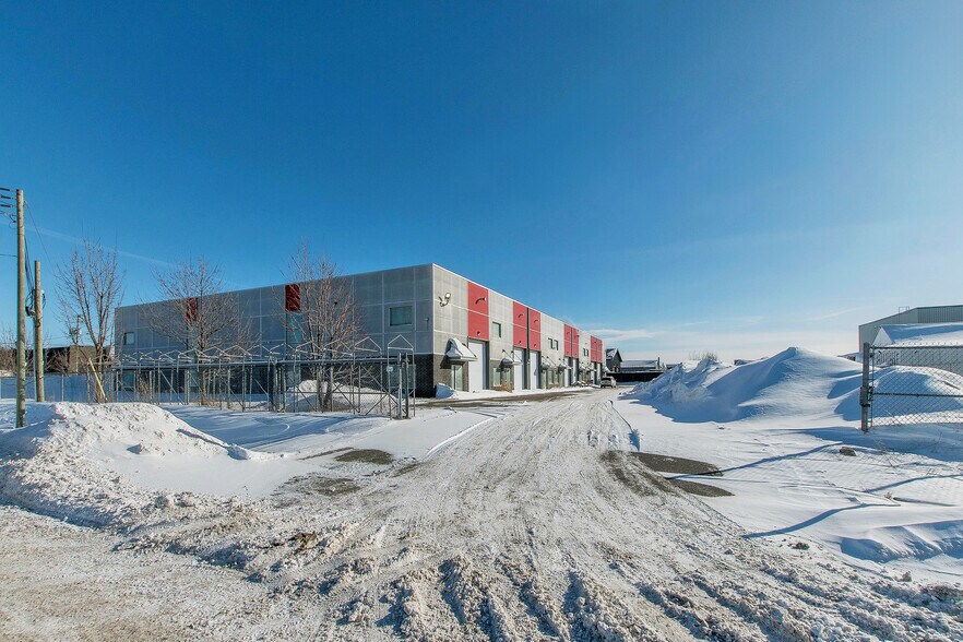 More Photos Of 14410 Rue Rolland-Desjardins, Mirabel Warehouse For Sale
