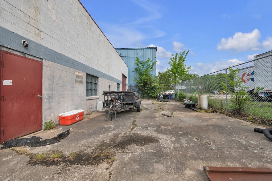 More Photos Of 2712-2716 Nevada Ave, Norfolk Research And Development For Lease