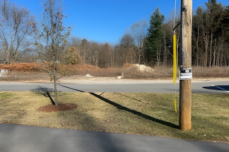 More Photos Of 1905 Lakeview Ave, Dracut Land For Sale