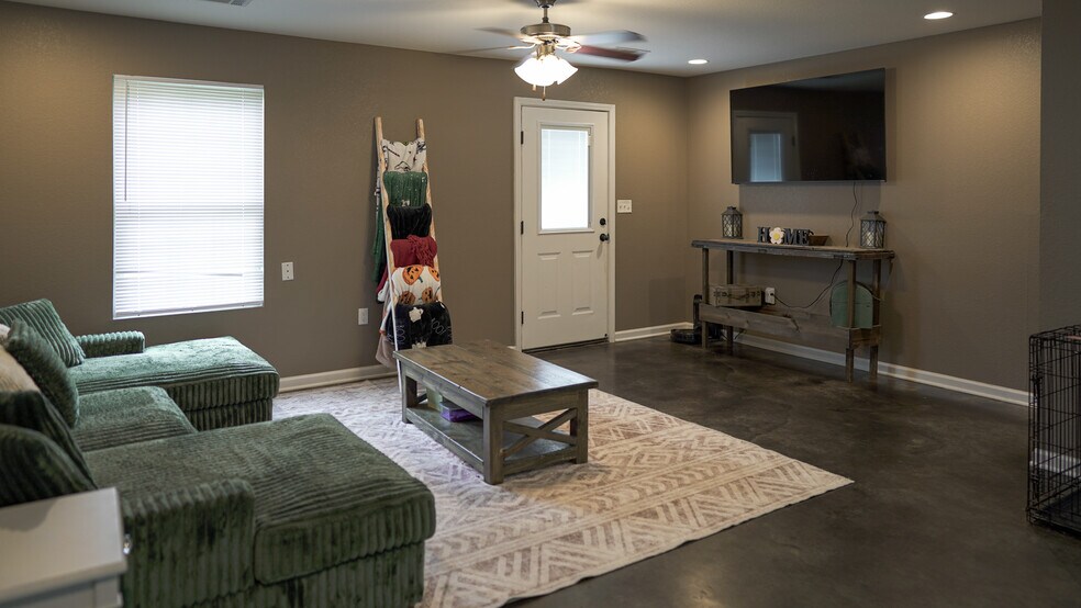 More Photos Of 2500 Ridgeland Cir, Pocahontas Apartments For Sale