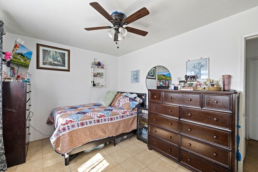 More Photos Of 541 N Summit Ave, Pasadena Apartments For Sale