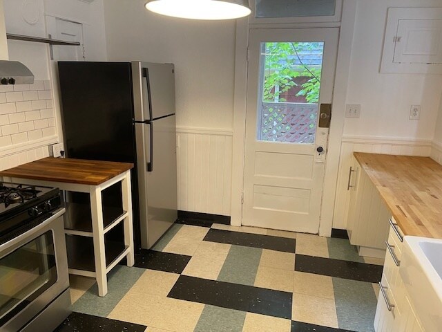 More Photos Of 903 SE 17th Ave, Portland Apartments For Sale