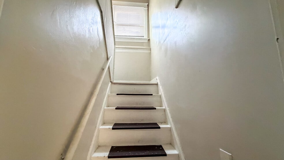 More Photos Of 2478 Paris St, Cincinnati Multifamily For Sale