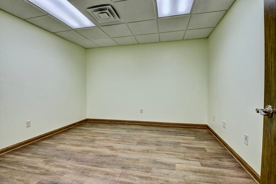 More Photos Of 96 E Miller Ave, Akron Manufacturing For Sale