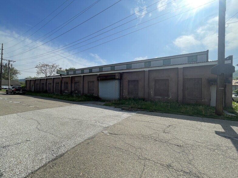 Primary Photo Of 500 N 5th St, Toronto Warehouse For Sale