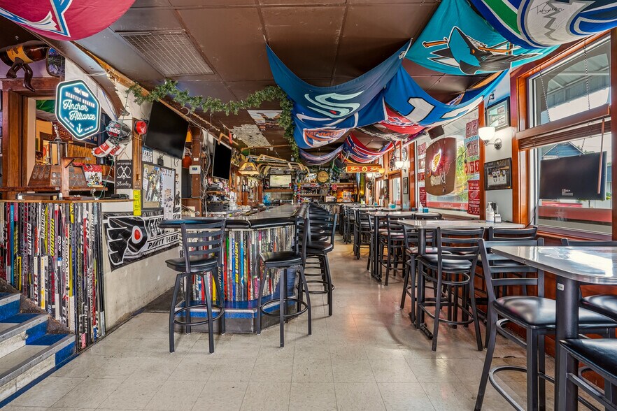 More Photos Of 2926 N Monroe St, Spokane Bar For Sale