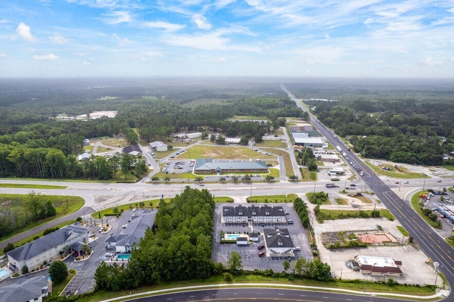 More Photos Of 205 N Highway 301, Jesup Hotel For Sale